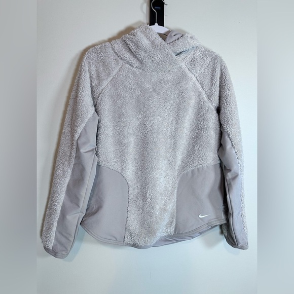 Nike fleece women’s size small teddy bear fluff grayish tan - Picture 1 of 5